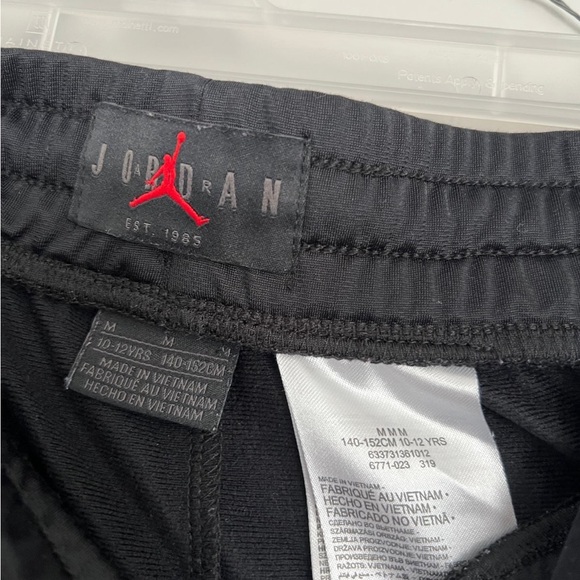Boys Jordan Sweatpants - Picture 2 of 2